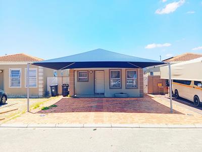 House For Sale in Strandfontein, Strandfontein